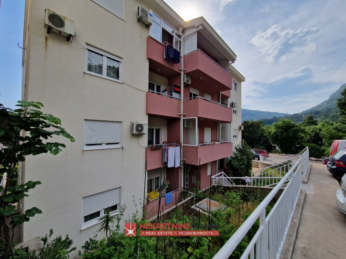Furnished One-Bedroom Apartment of 39 m² on the Second Floor, Lazi, Budva